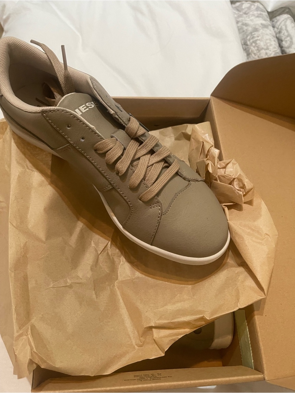 Diesel gotcha leather nib  sneakers silver mink mens 8 ladies 9.5m